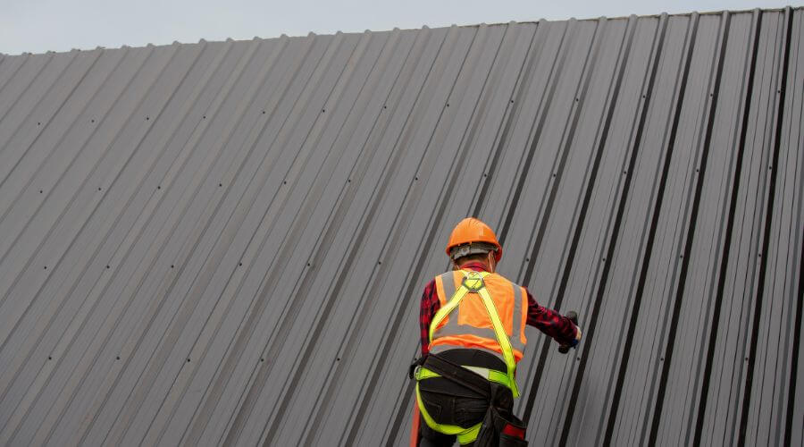 Professional metal roof installation services in Knickerbocker, TX